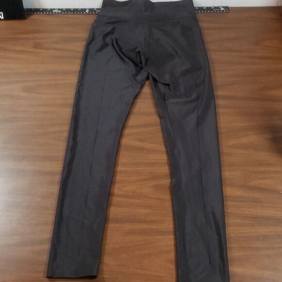 Electric Yoga Laser Cut Design Leggings Sexy Line Up the Back of Your Leg Medium - Picture 5 of 7